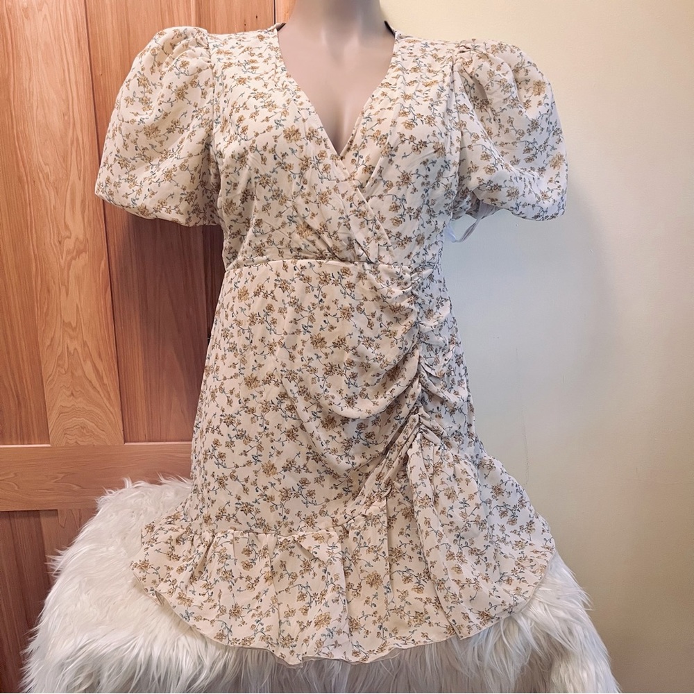 Missguided NWT puff sleeve ruched floral mini dress